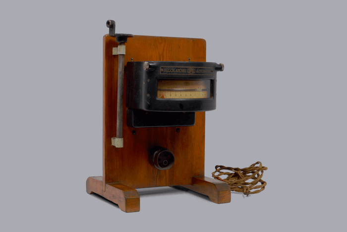 Regolatore automatico "Centinaia di gradi"