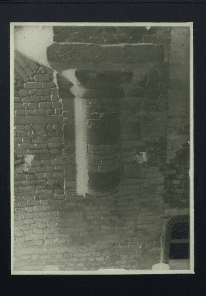 Vercelli, Santa Maria Maggiore, colonna