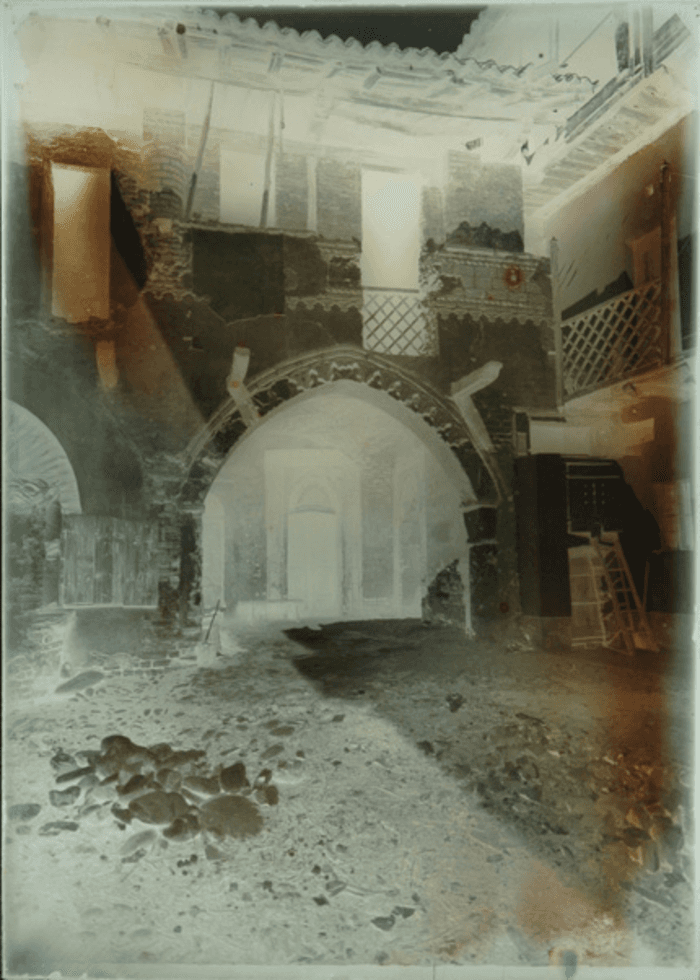 Lenta, monastero, cortile