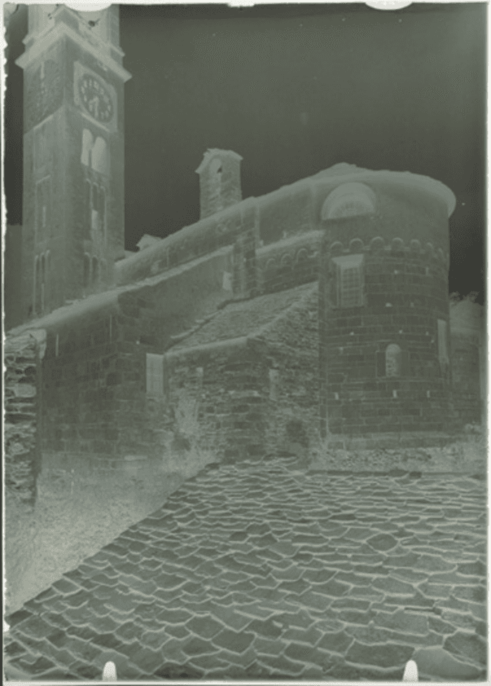 Non identificato, esterno