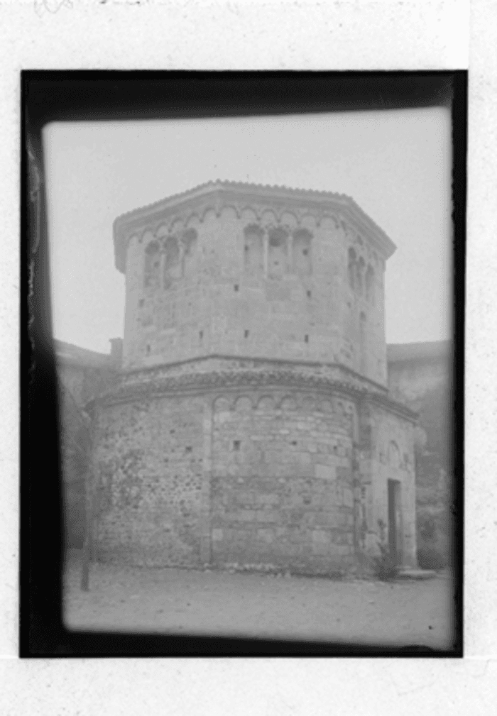 Agrate Conturbia - Battistero di S. Giovanni