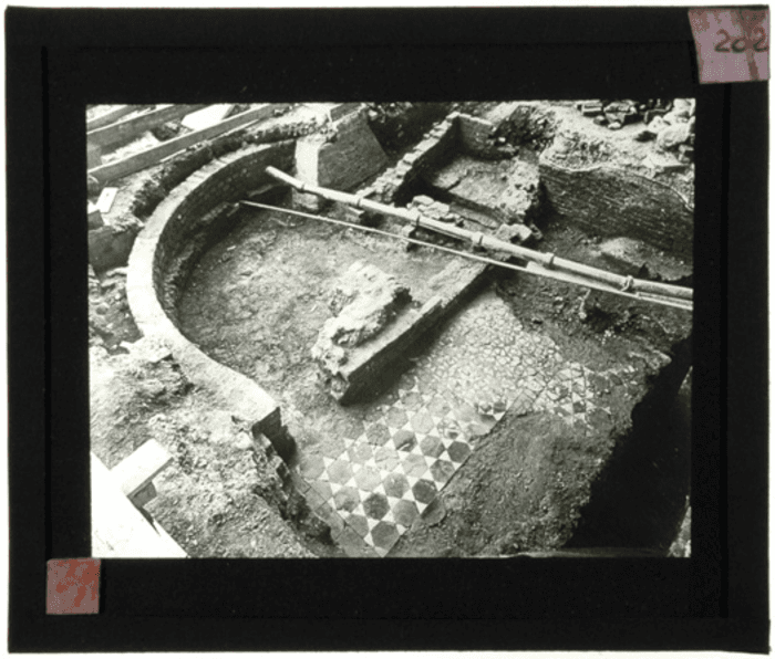 Non identificato, scavi archeologici, murature e pavimentazioni