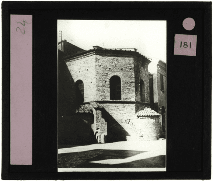 Non identificato, architettura religiosa in muratura di mattoni, esterno