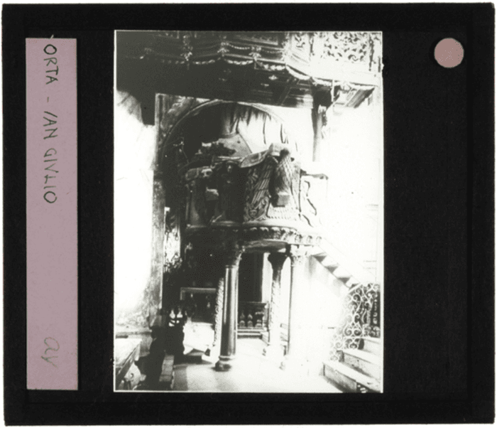 Orta San Giulio, S. Giulio, interno