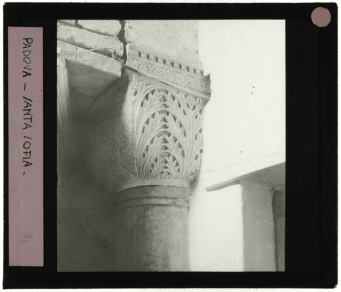 Padova, Santa Sofia, Capitello