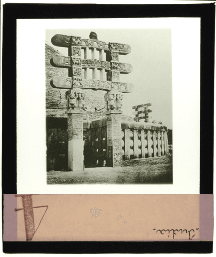 India, Madhyapradesh, Sanci, architettura buddhistica, tempio, torana sud, portale d'accesso al recinto dello stupa