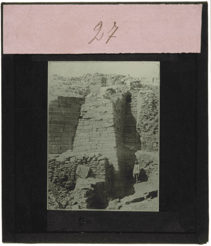 Non identificato, muro