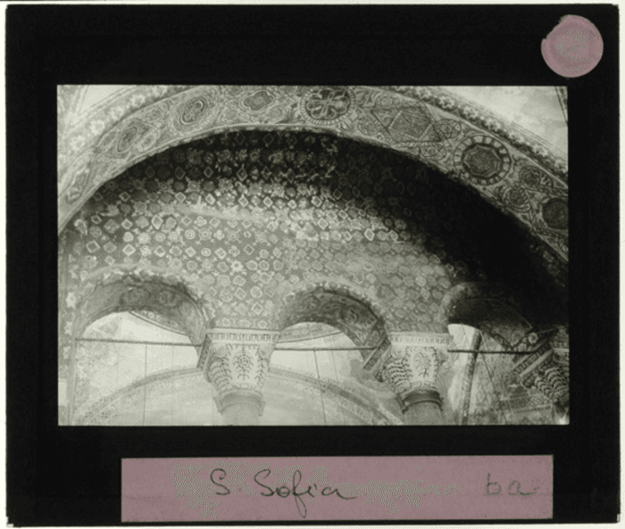 Istanbul, Santa Sofia, interno, particolare decorazione musiva arco, capitello