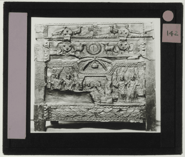 Non identificato, cassa, decorazione scultorea