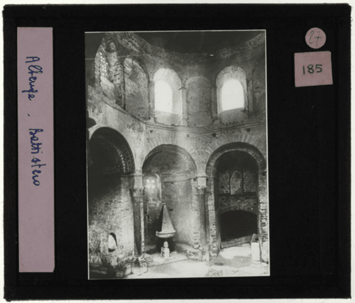 Albenga (SV), battistero, interno, nicchia, tamburo, fonte battesimale