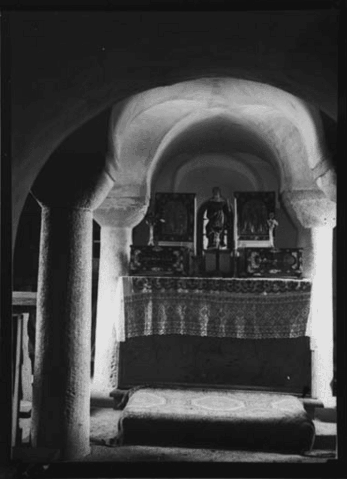 Germania, Reichenau, chiesa S. Pietro, interno, altare cripta