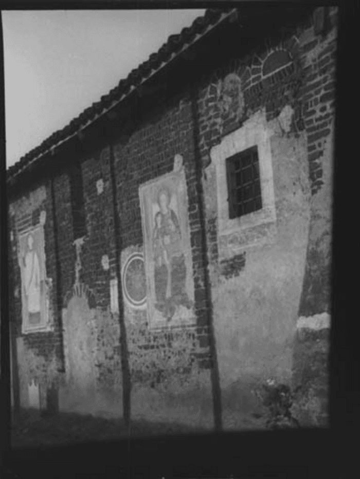 Non identificato, chiesa, esterno, muratura con affreschi