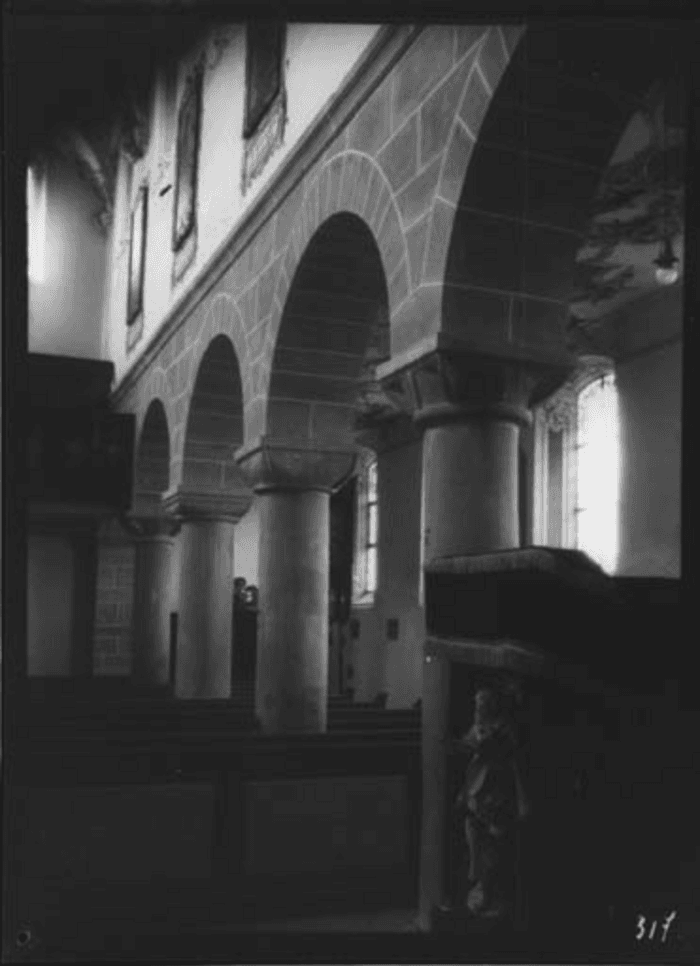 Germania, Reichenau, chiesa S. Pietro, interno, navata, arco con colonna