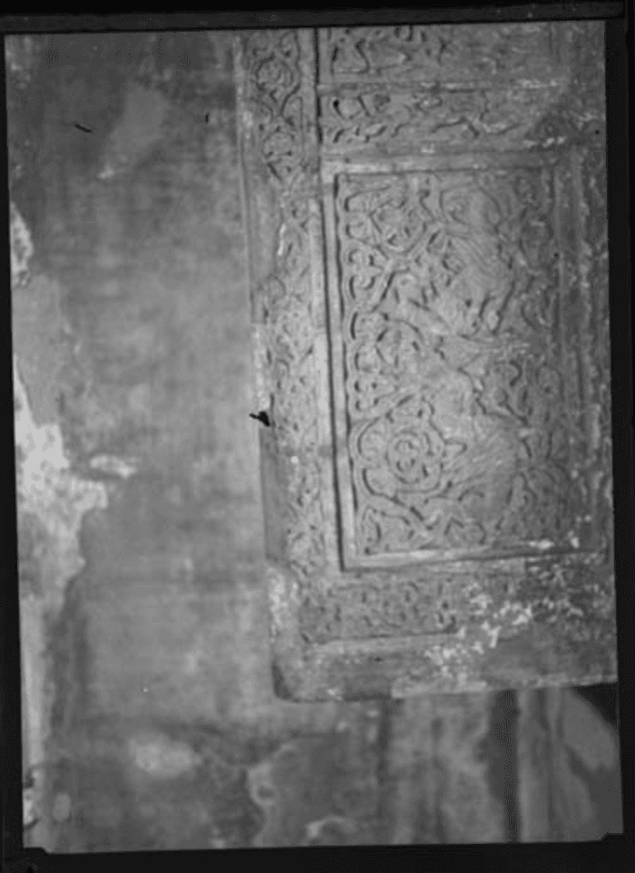 Civate (LC), abbazia S. Pietro al Monte, muratura, bassorilievo, dettaglio