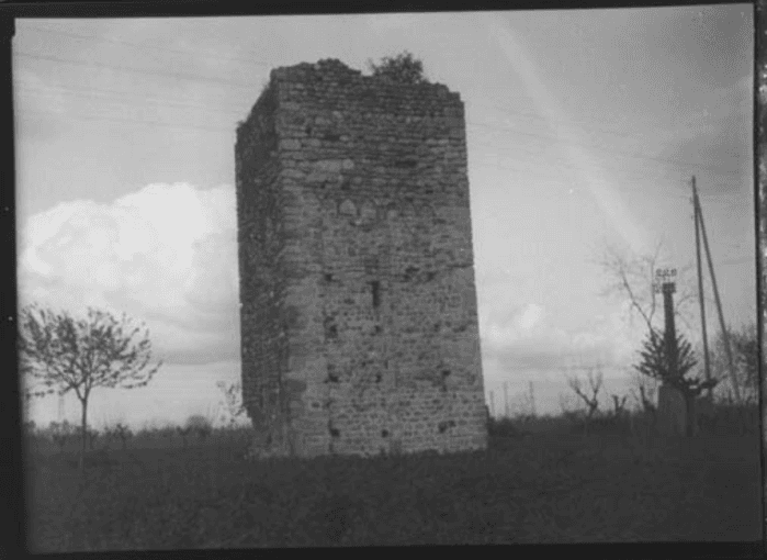 Non identificato, torre, rovina