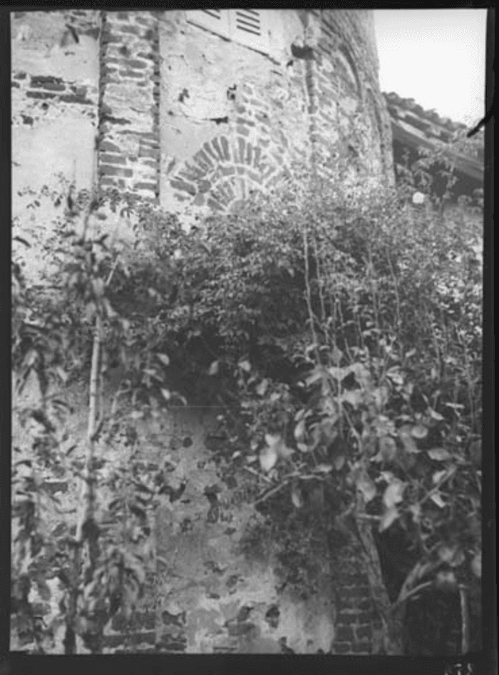 Velezzo Lomellina (PV), pieve, esterno, dettaglio muratura